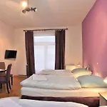 Cybulskiego Guest