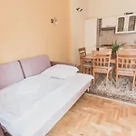 Cybulskiego Guest