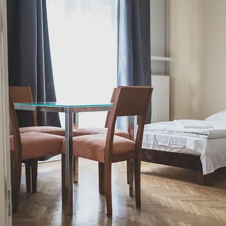 Cybulskiego Guest 4* Kraków