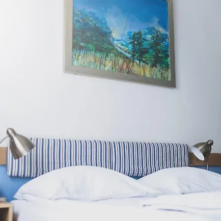 Cybulskiego Guest 4* Kraków