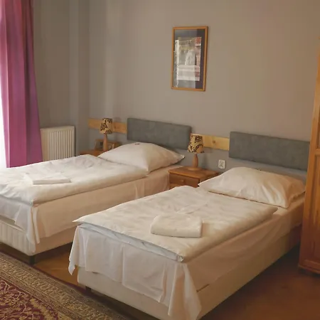 Cybulskiego Guest Pensionat 4*