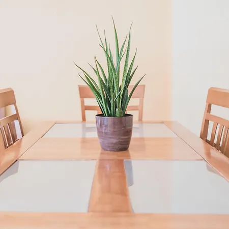 Cybulskiego Guest 4*