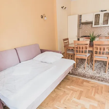 Cybulskiego Guest Kraków