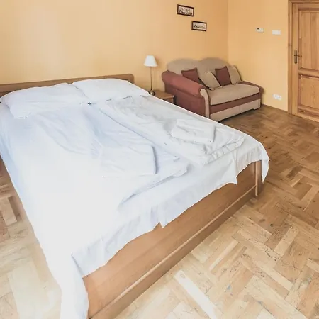 Cybulskiego Guest 3* Kraków