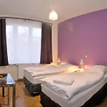 Cybulskiego Guest Konukevi